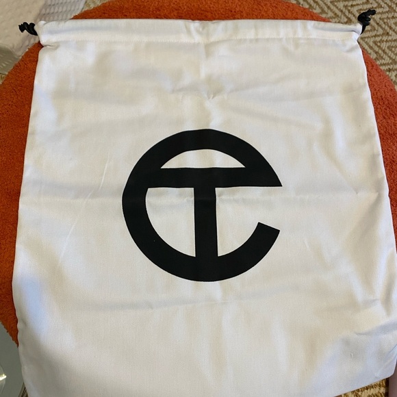 Telfar Medium size bag in lavender, Super Excellent condition - Picture 5 of 5